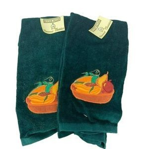 Better Home Harvest‎ Fall Holiday Classic Veggie Basket Green Hand Towels